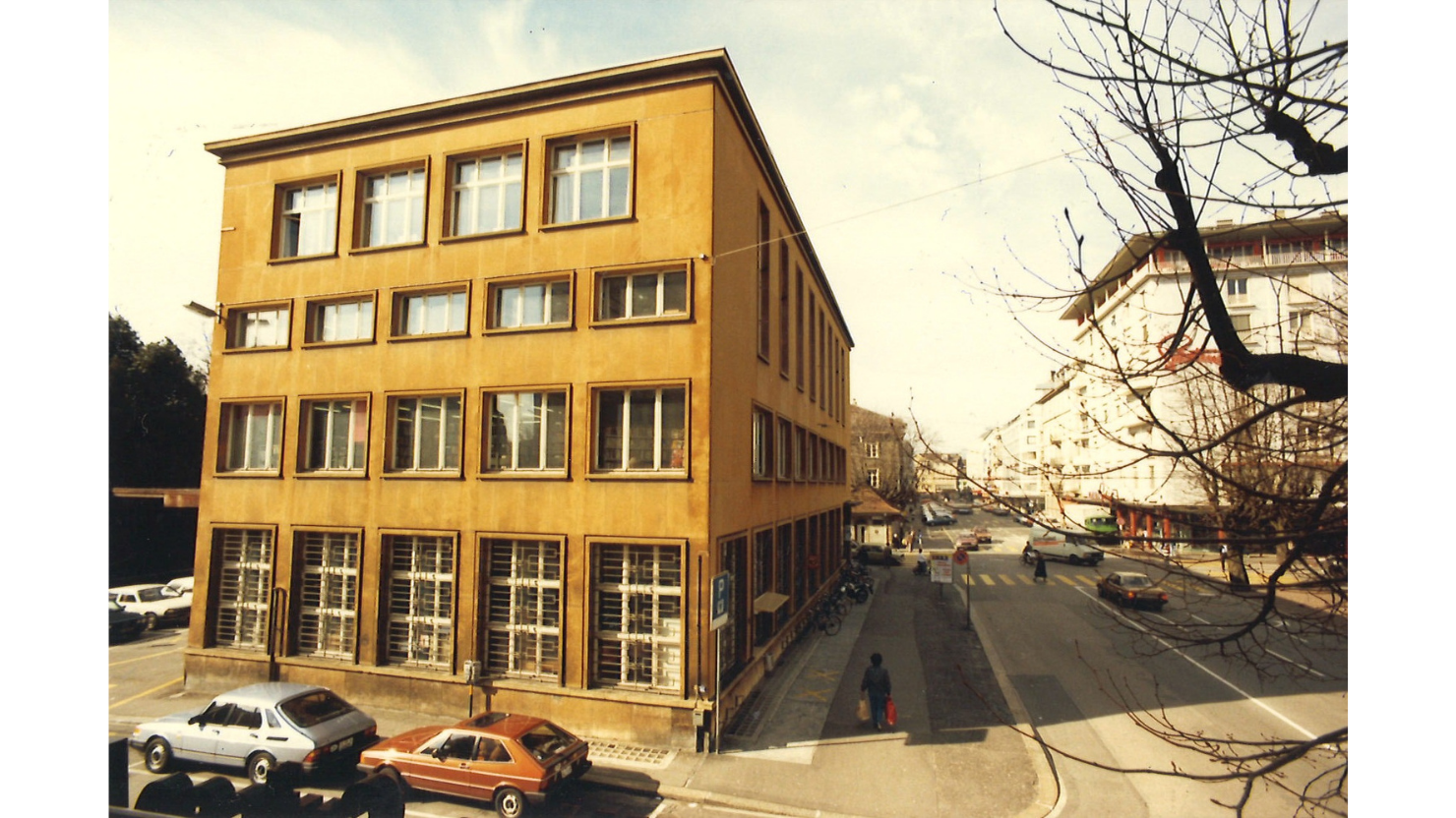 Vue de la bibliothèque depuis l'Est 1987 slider