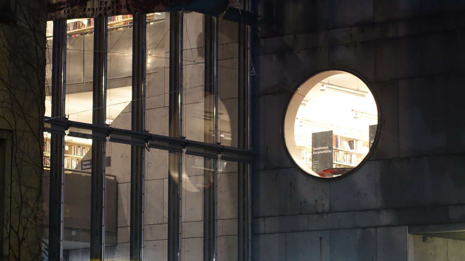 Bibliothèque façade ouest nuit slider