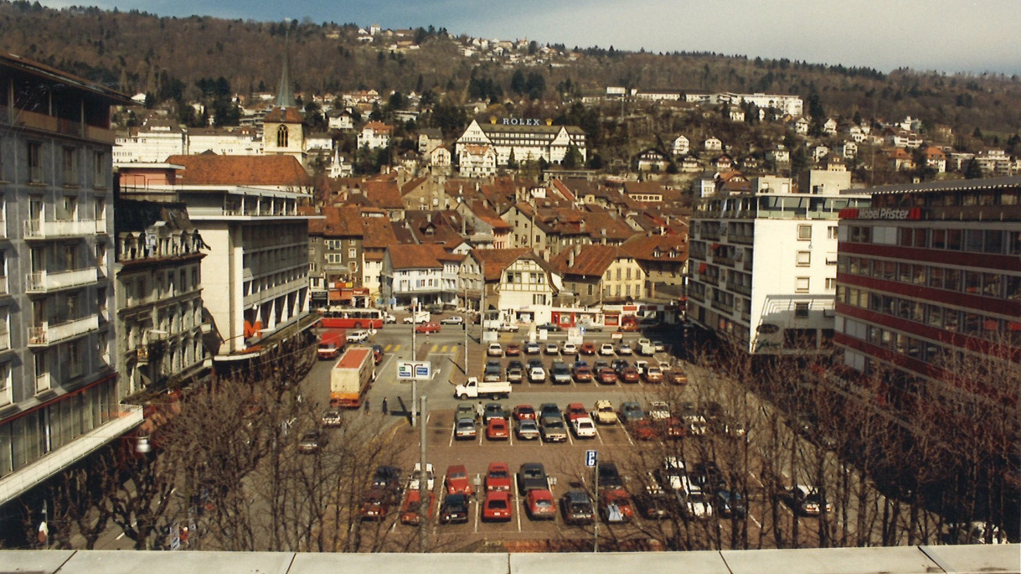 Vue depuis toit sur place Marché-Neuf 1987 slider